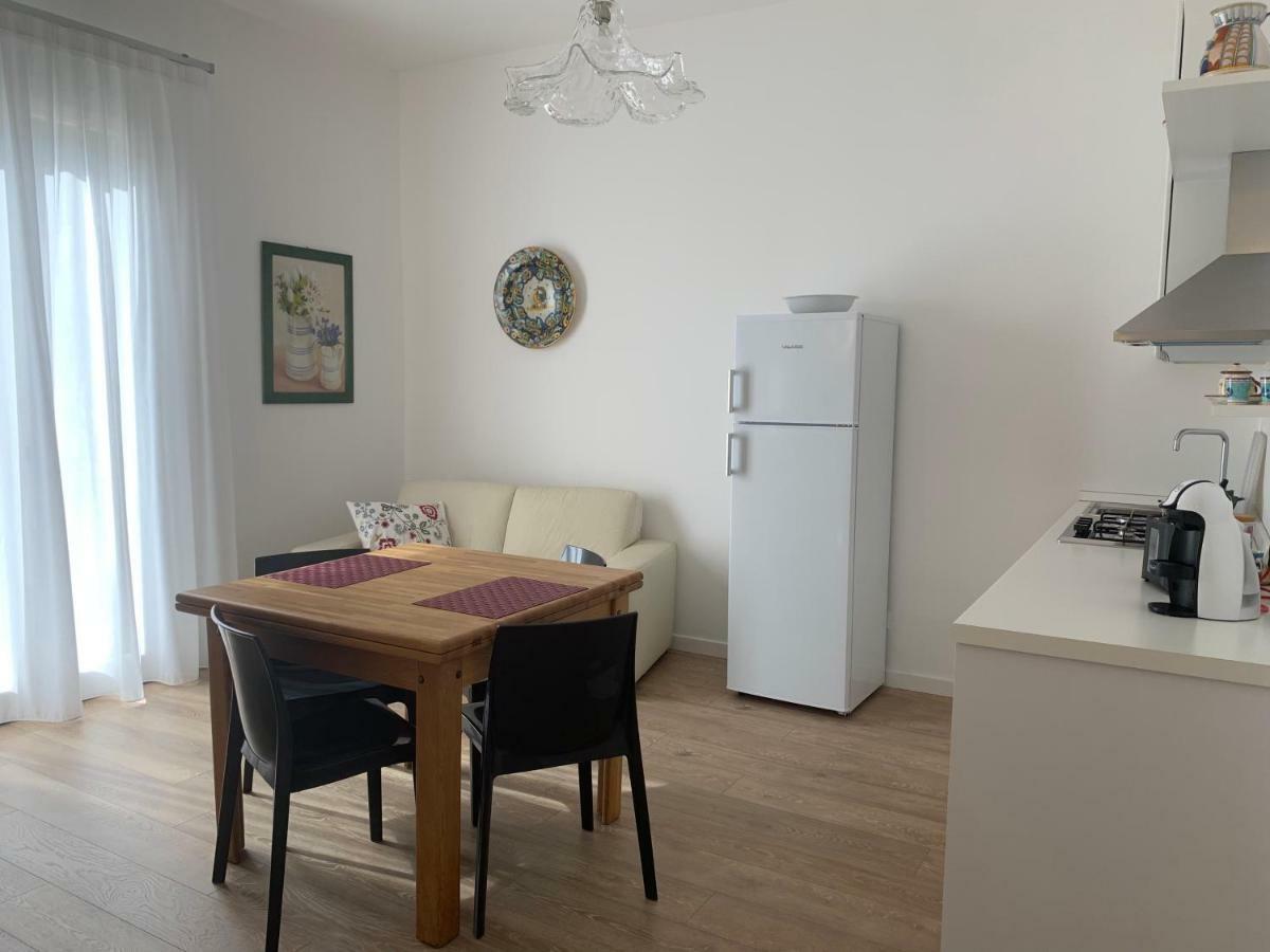 Residence Le Rose Кастеламаре дел Голфо Екстериор снимка
