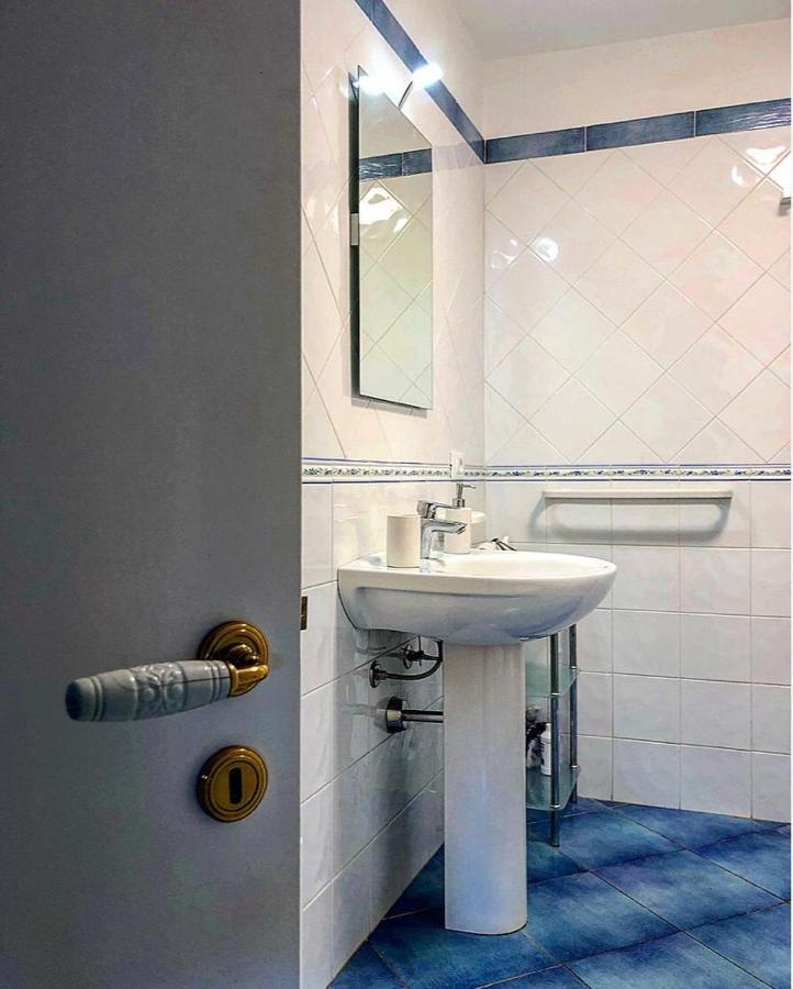 Residence Le Rose Кастеламаре дел Голфо Екстериор снимка